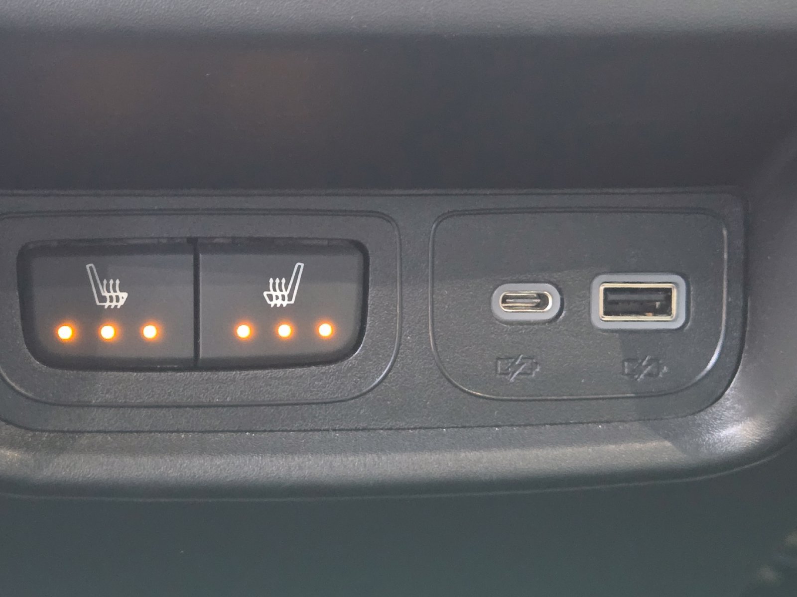 Certified 2023 Cadillac XT4 Luxury w/ Cold Weather Package FWD image 11