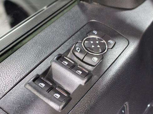 Used 2017 Ford F150 Platinum w/ Equipment Group 701A Luxury image 8