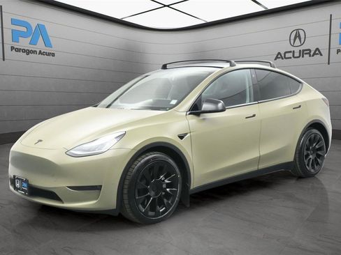Used 2021 Tesla Model Y Long Range image 1