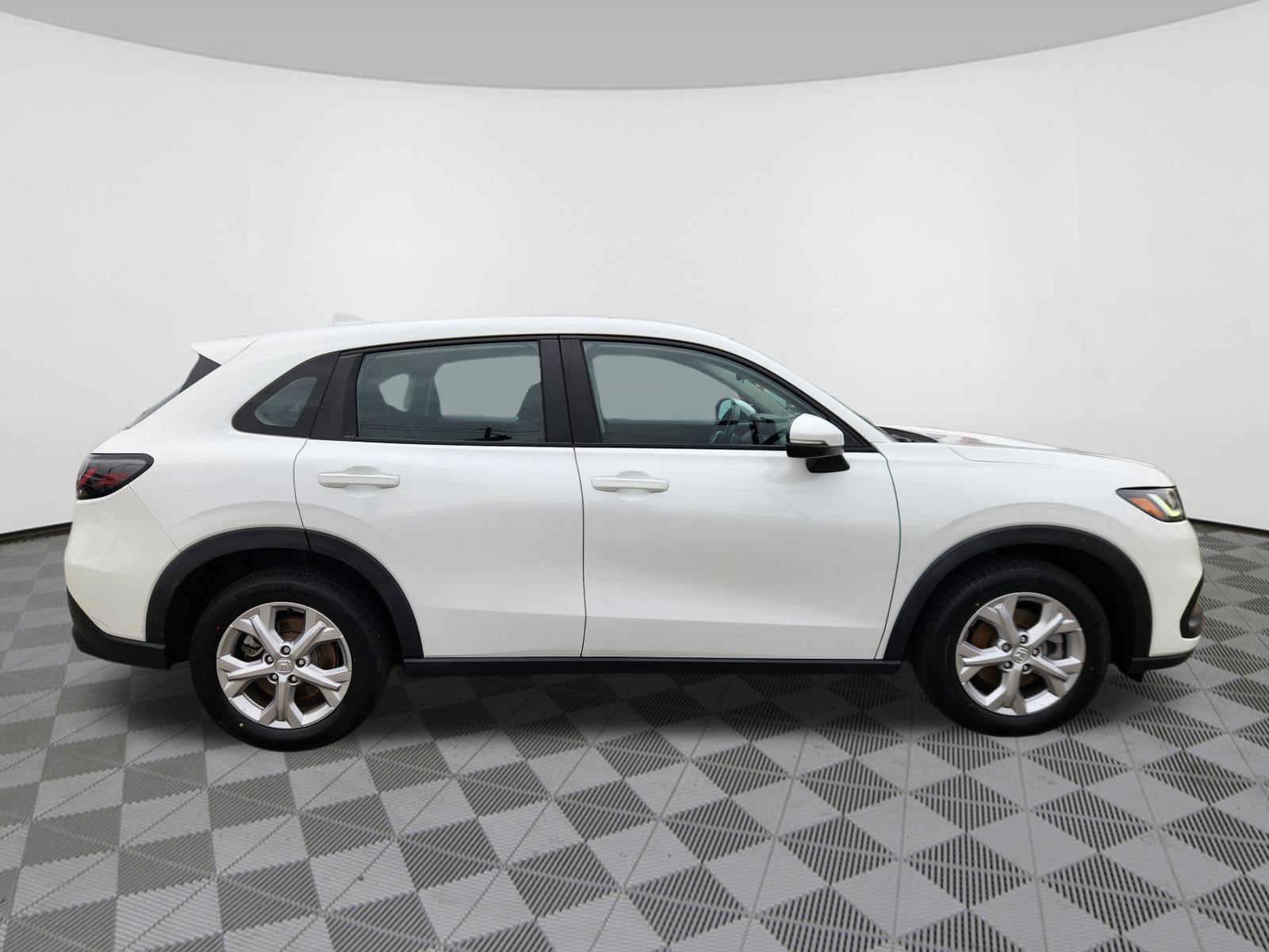 Certified 2024 Honda HR-V LX image 6