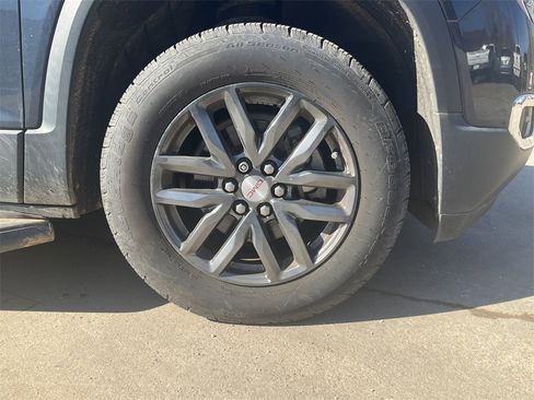 Used 2017 GMC Acadia SLT image 10