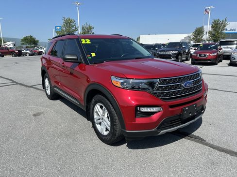 Used 2022 Ford Explorer XLT w/ Equipment Group 202A AWD/4WD image 1