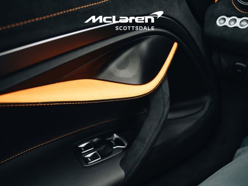 Used 2024 McLaren 750S Spider image 29