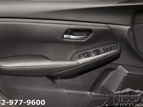 New 2025 Nissan Sentra SV w/ Trunk Package FWD image 9