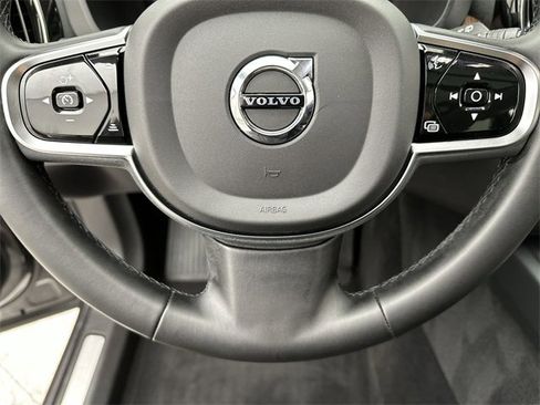 Certified 2023 Volvo XC60 B5 Plus w/ Climate Package image 14