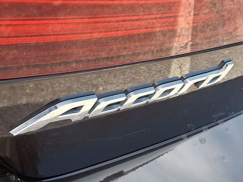 Used 2017 Honda Accord EX-L image 30