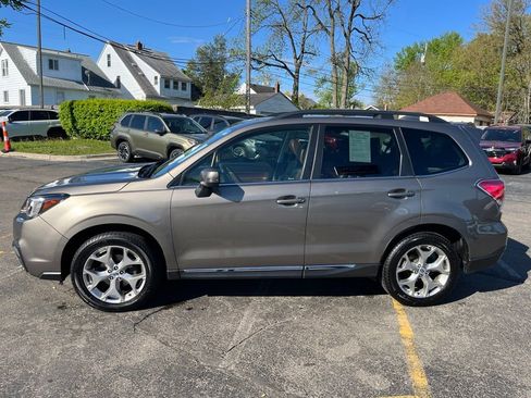 Used 2018 Subaru Forester 2.5i Touring AWD/4WD image 7