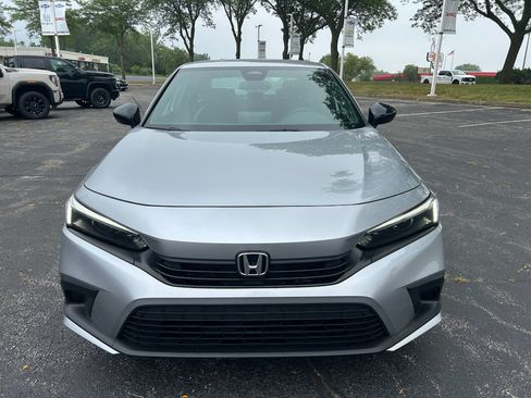 Used 2023 Honda Civic Sport image 2