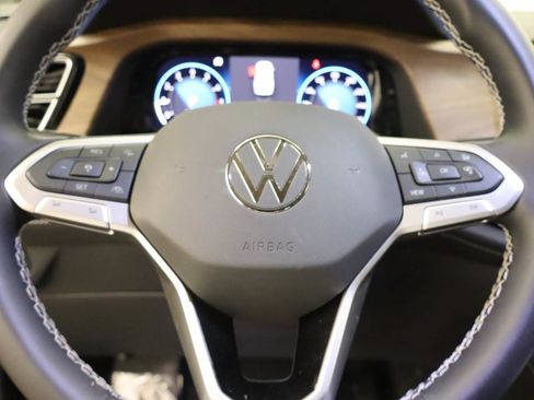 Certified 2026 Volkswagen Atlas SE w/ Black Wheel Package FWD image 13