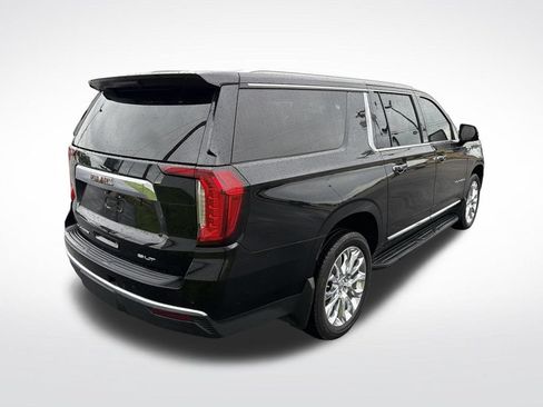 Used 2022 GMC Yukon XL SLT w/ SLT Premium Package AWD/4WD image 8