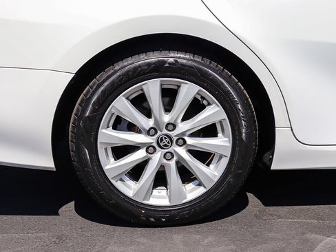 Used 2020 Toyota Camry LE FWD image 9