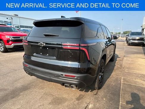 Used 2024 Chevrolet Traverse LS w/ Midnight/Sport Edition FWD image 8