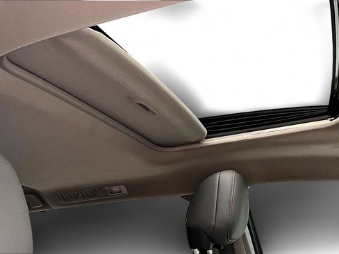 Certified 2024 Toyota Sienna XLE image 29