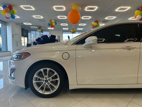 Used 2019 Ford Fusion Energi Titanium image 8