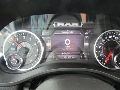 Used 2024 RAM 1500 Laramie image 25