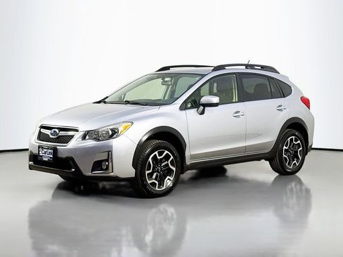 Used 2017 Subaru Crosstrek 2.0i Premium AWD/4WD image 3