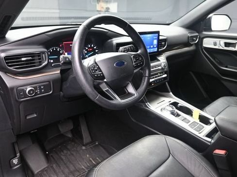 Used 2020 Ford Explorer Limited RWD image 17