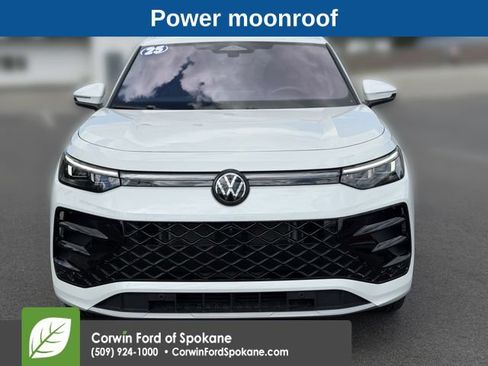Used 2025 Volkswagen Tiguan SEL R-Line AWD/4WD image 7