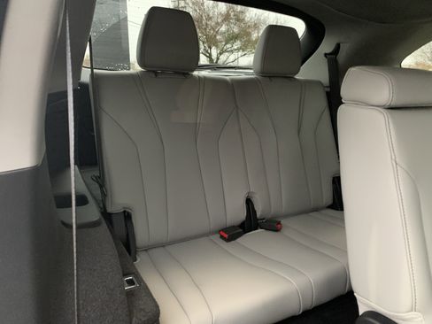 Used 2023 Acura MDX SH-AWD w/ Technology Package image 32