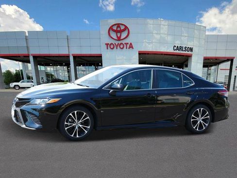 Certified 2019 Toyota Camry SE w/ Carpet Mat Package FWD image 2