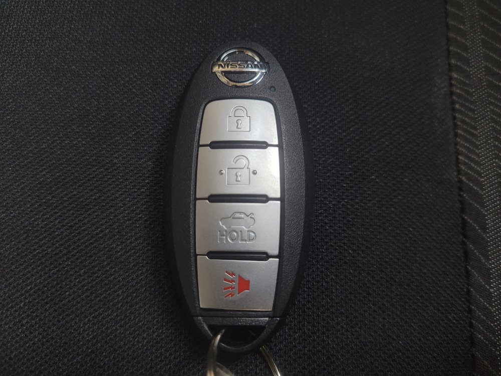 Used 2020 Nissan Versa SV w/ Trunk Package FWD image 32