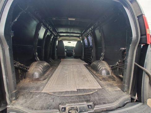 Used 2014 GMC Savana 1500 AWD image 18