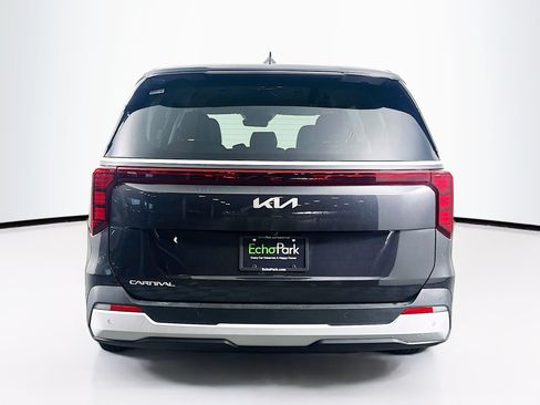 Used 2026 Kia Carnival FWD image 7