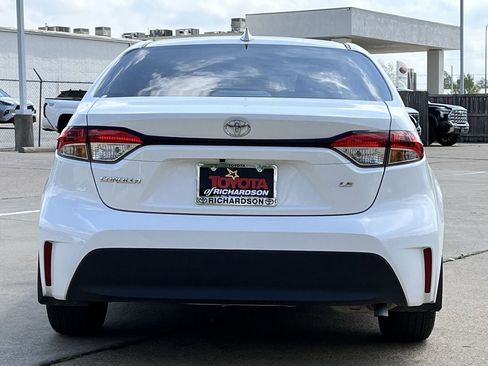 Used 2025 Toyota Corolla LE image 5