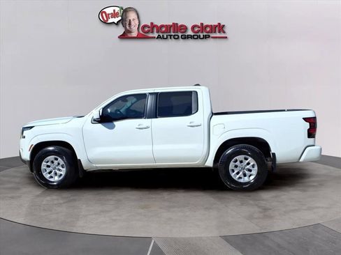 Used 2024 Nissan Frontier SV w/ Technology Package image 2