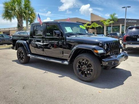 Used 2021 Jeep Gladiator Overland AWD/4WD image 3