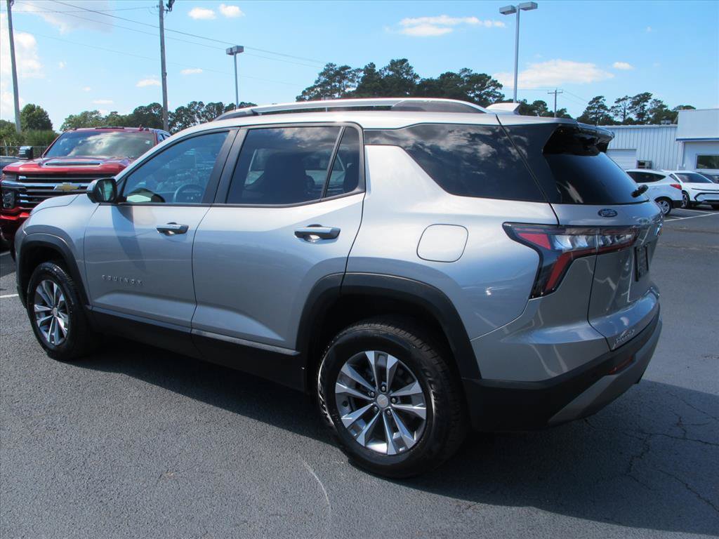 Used 2025 Chevrolet Equinox LT w/ Convenience Package II FWD image 5