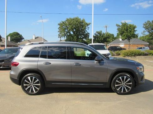 Used 2022 Mercedes-Benz GLB 250 w/ Premium Package Lite image 5