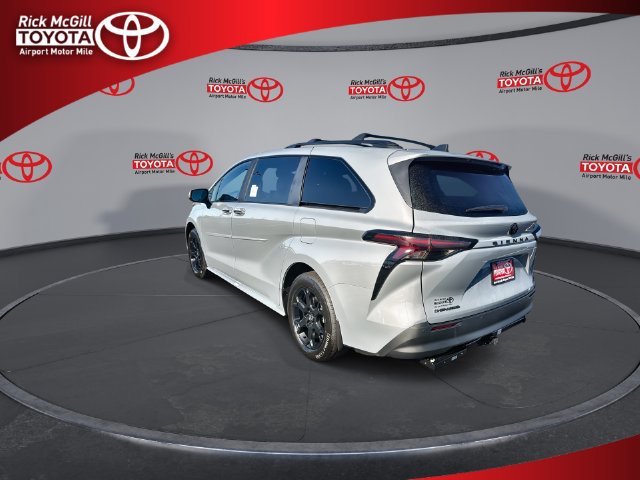 New 2026 Toyota Sienna XLE Woodland Edition AWD/4WD image 6