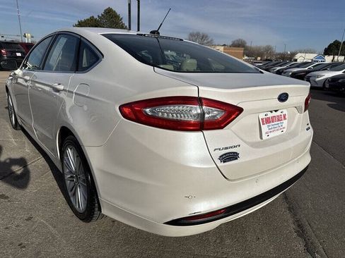 Used 2016 Ford Fusion SE w/ Equipment Group 202A FWD image 5