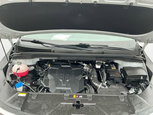 Used 2023 Kia Carnival LX image 18