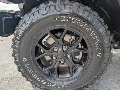 Used 2024 Jeep Gladiator Sport AWD/4WD image 25