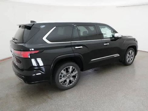 Used 2026 Toyota Sequoia Capstone AWD/4WD image 8