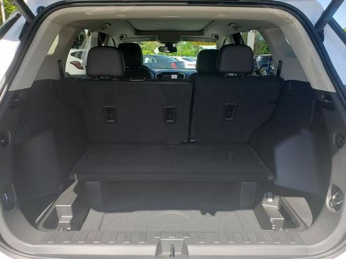 Used 2022 GMC Terrain Denali w/ Denali Premium Package AWD/4WD image 9