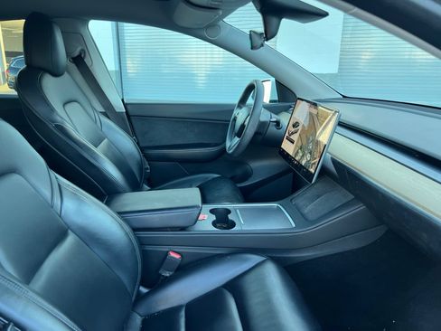 Used 2021 Tesla Model Y Long Range AWD/4WD image 20
