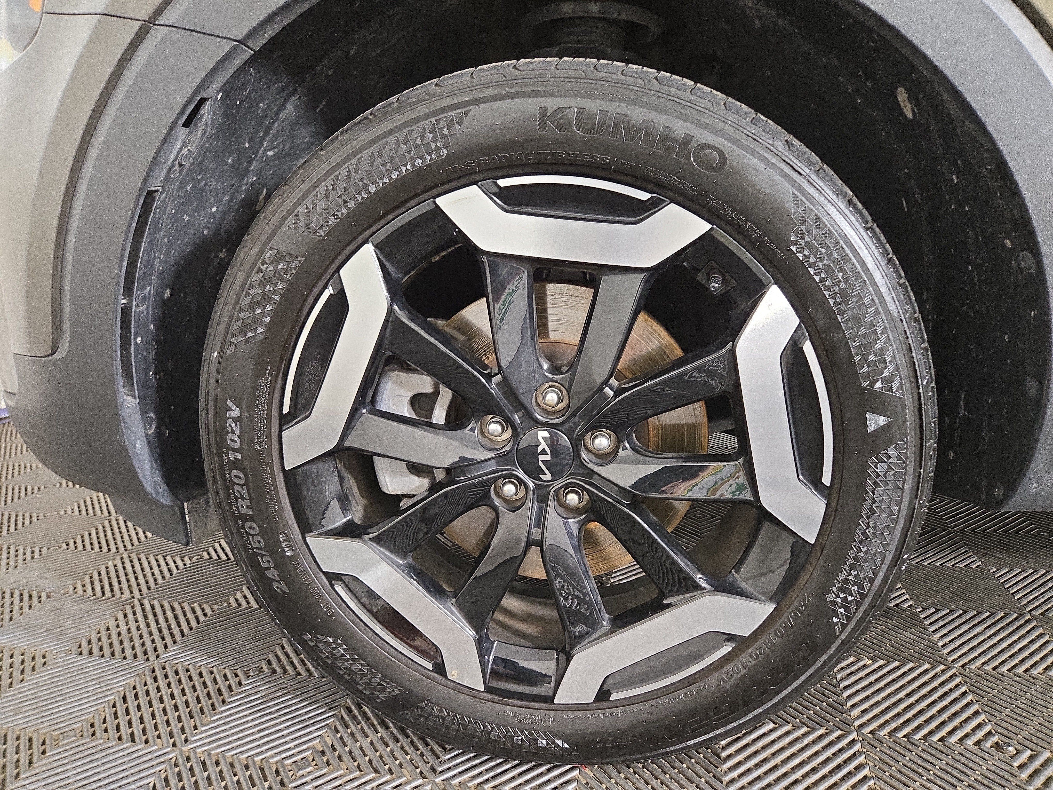 Used 2025 Kia Telluride S FWD image 36