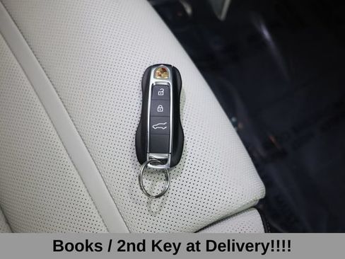 Used 2026 Porsche Cayenne AWD/4WD image 52