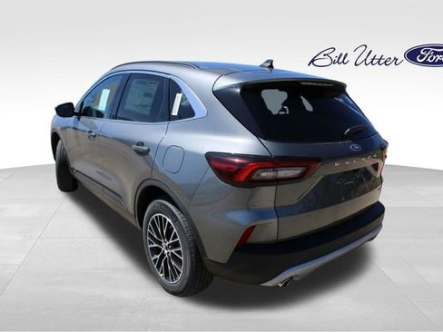 New 2025 Ford Escape SE image 4