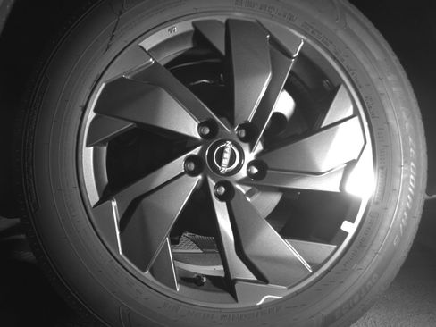 Used 2025 Nissan Rogue SV FWD image 14