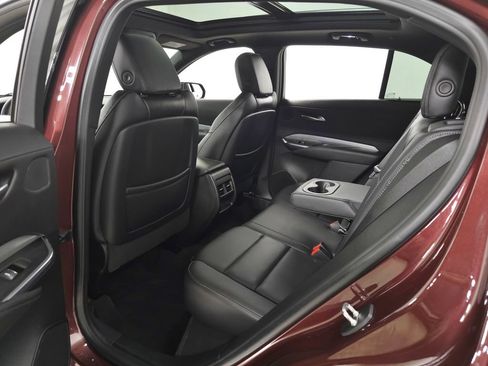 Used 2023 Cadillac XT4 Premium Luxury AWD/4WD image 34