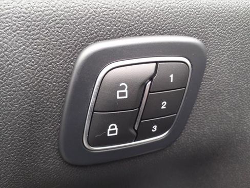 New 2023 Ford Escape SE w/ PHEV Premium Package image 10