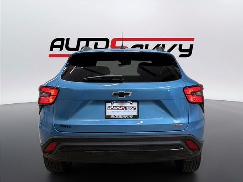 Used 2025 Chevrolet Trax RS w/ Sunroof Package FWD image 6