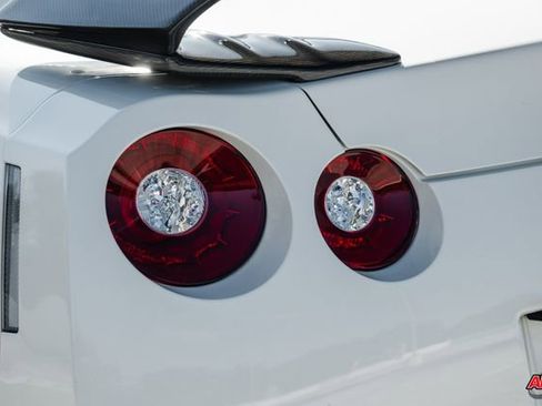 Used 2014 Nissan GT-R Premium image 69