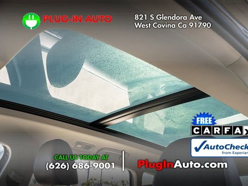 Used 2022 Volkswagen Taos SE w/ Panoramic Sunroof Package image 11