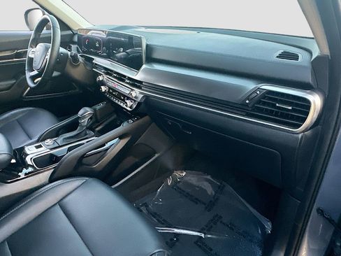 Used 2025 Kia Telluride S image 31