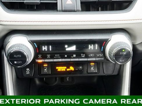 Used 2020 Toyota RAV4 XLE image 17
